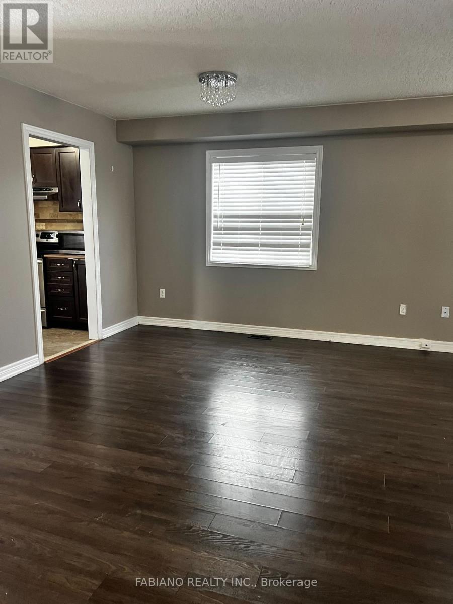 9 Admiral Crescent, Essa, ON - Indoor Photo Showing Other Room