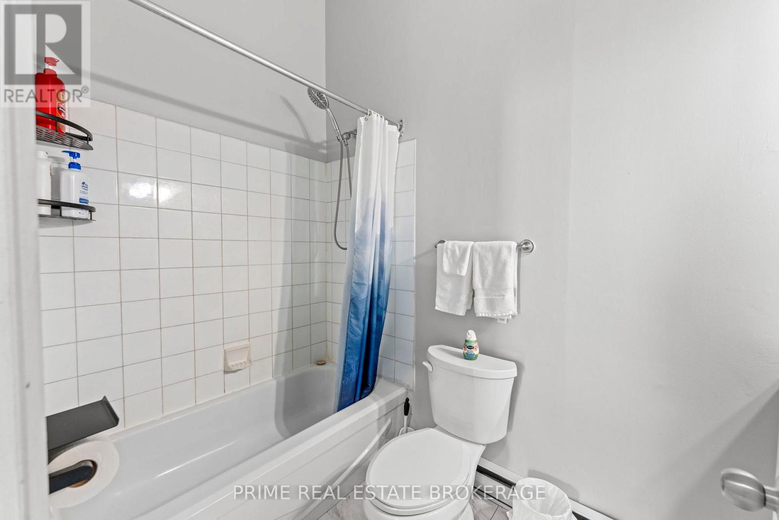 Unit 5 - 366 Richmond Street, London East (East K), ON - Indoor Photo Showing Bathroom