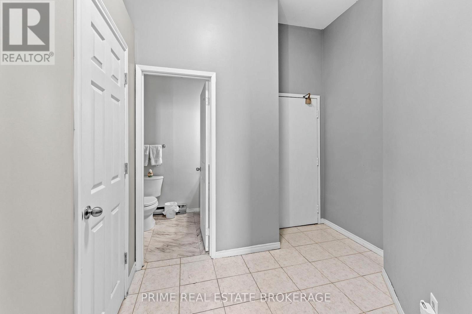 Unit 5 - 366 Richmond Street, London East (East K), ON - Indoor Photo Showing Other Room