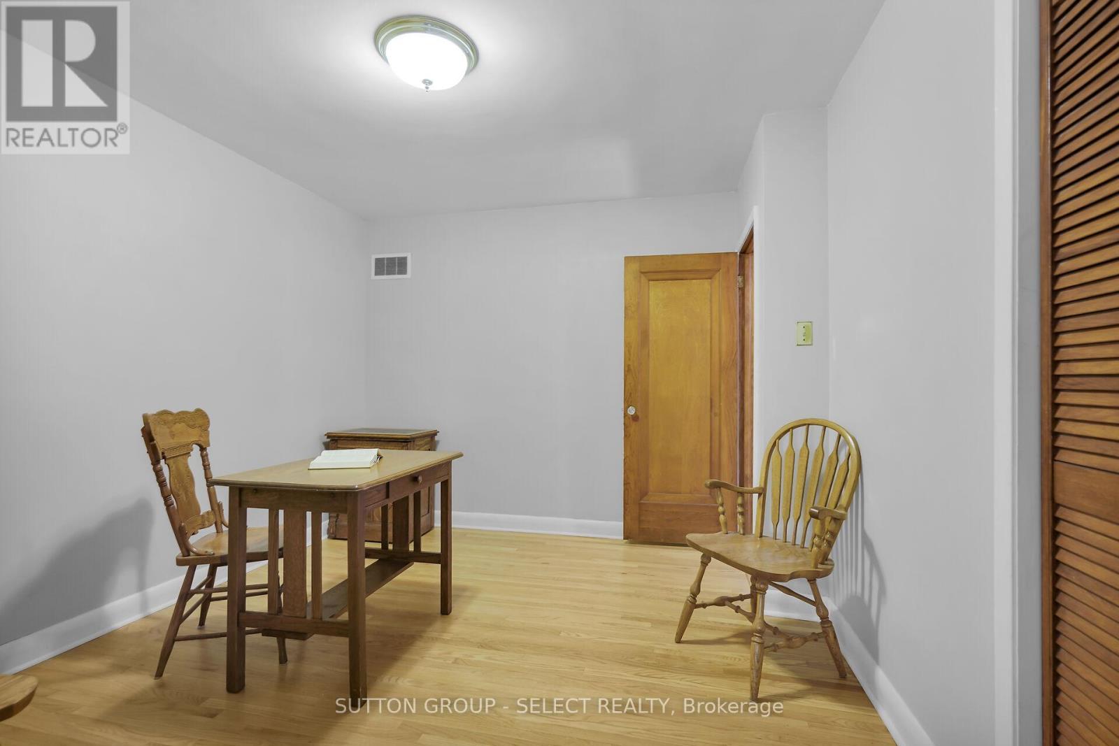 53 Graydon Street, London East (East N), ON - Indoor Photo Showing Dining Room
