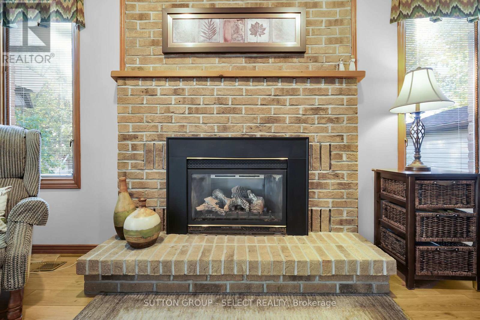 53 Graydon Street, London East (East N), ON - Indoor Photo Showing Living Room With Fireplace