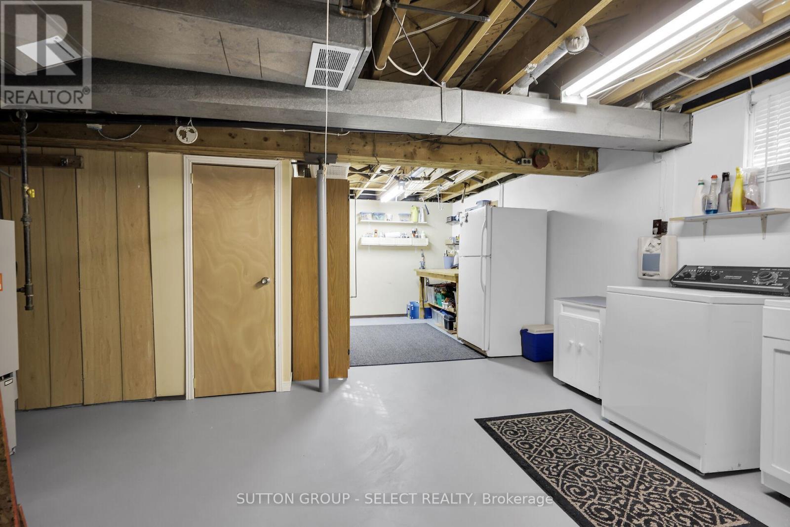 53 Graydon Street, London East (East N), ON - Indoor Photo Showing Laundry Room