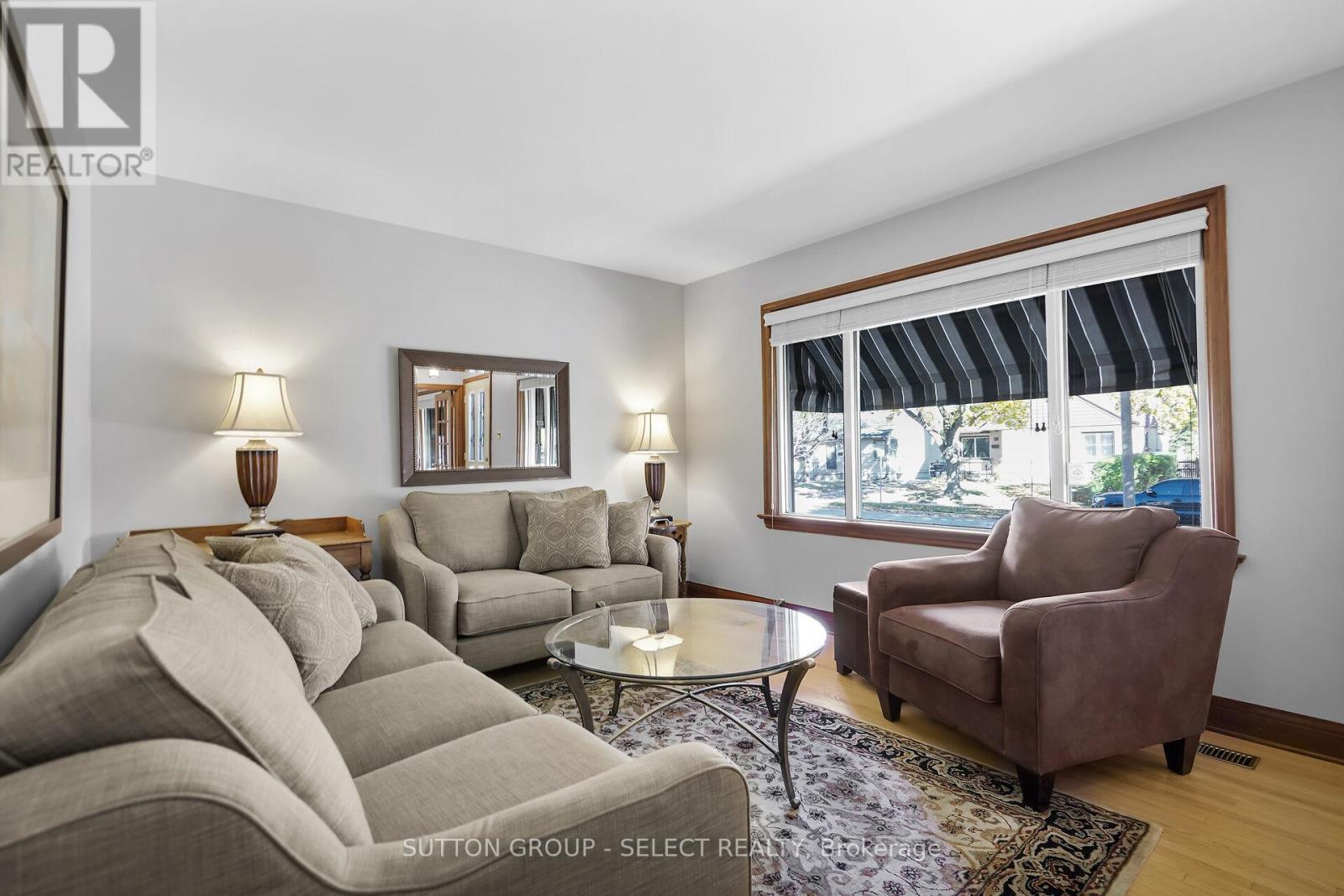 53 Graydon Street, London East (East N), ON - Indoor Photo Showing Living Room