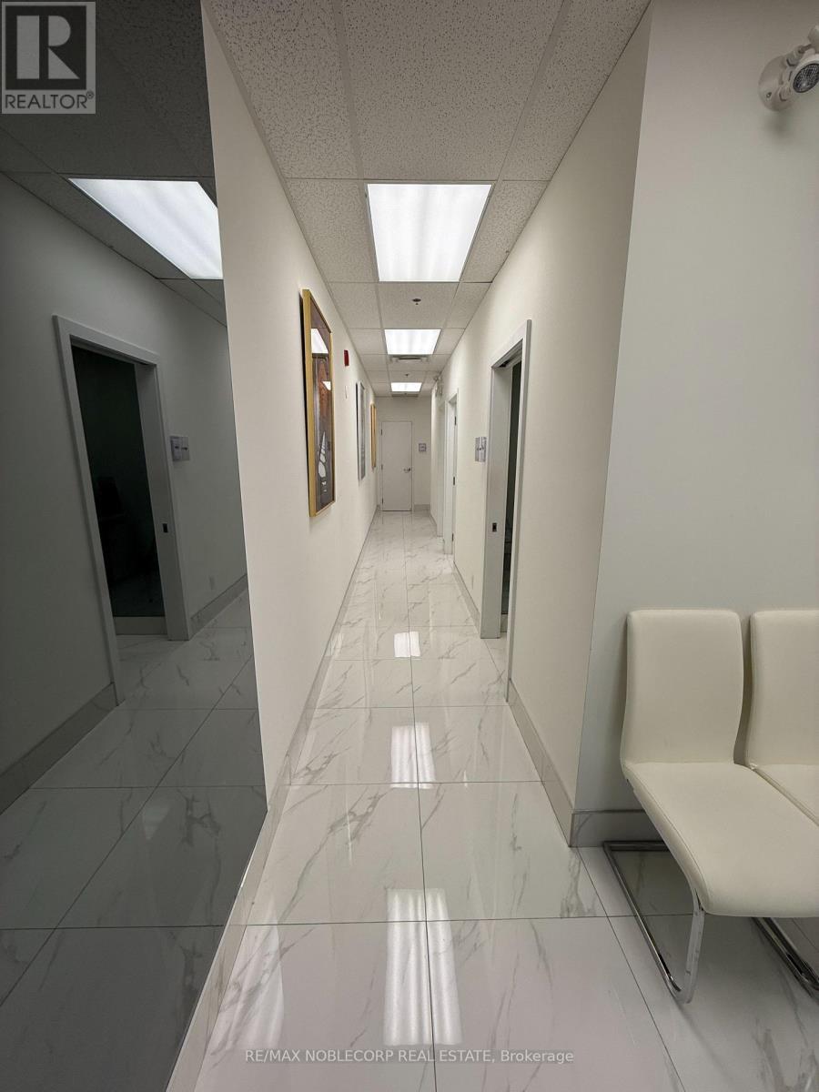 422 - 3075 Hospital Gate, Oakville, ON