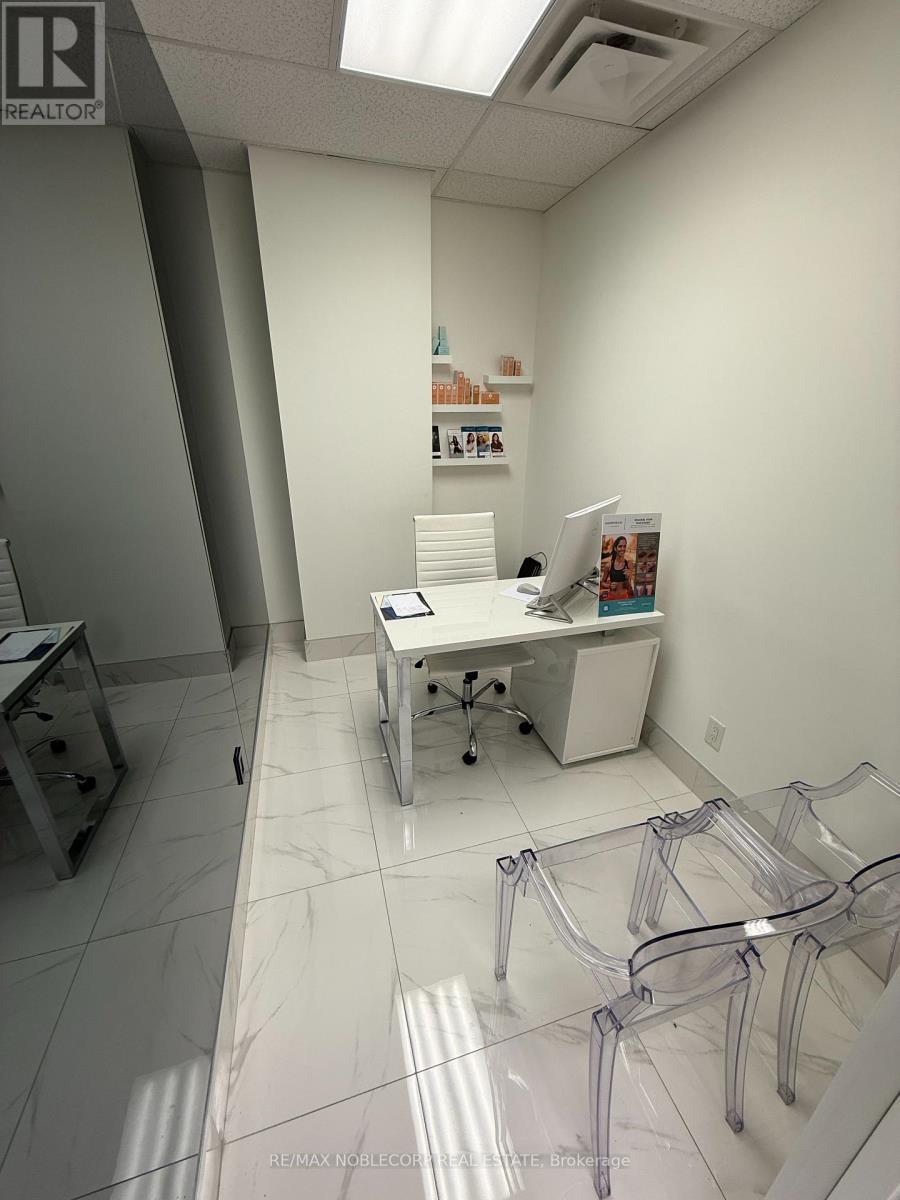 422 - 3075 Hospital Gate, Oakville, ON