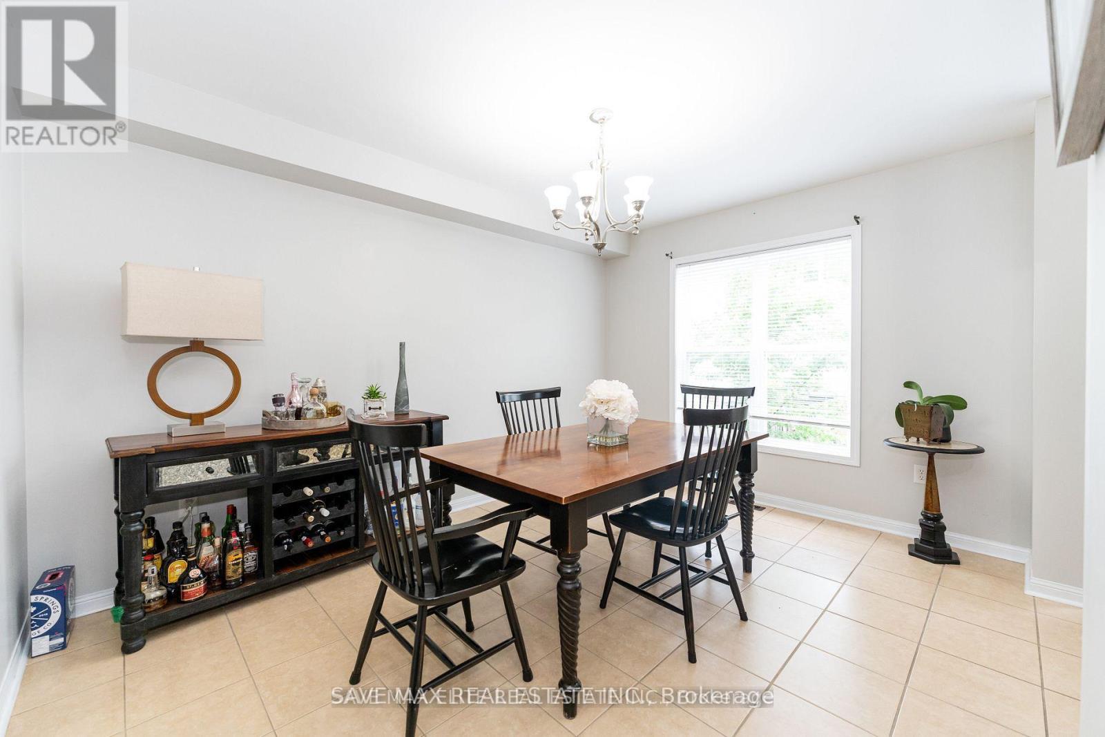 89 Seed House Lane, Halton Hills, ON - Indoor Photo Showing Dining Room