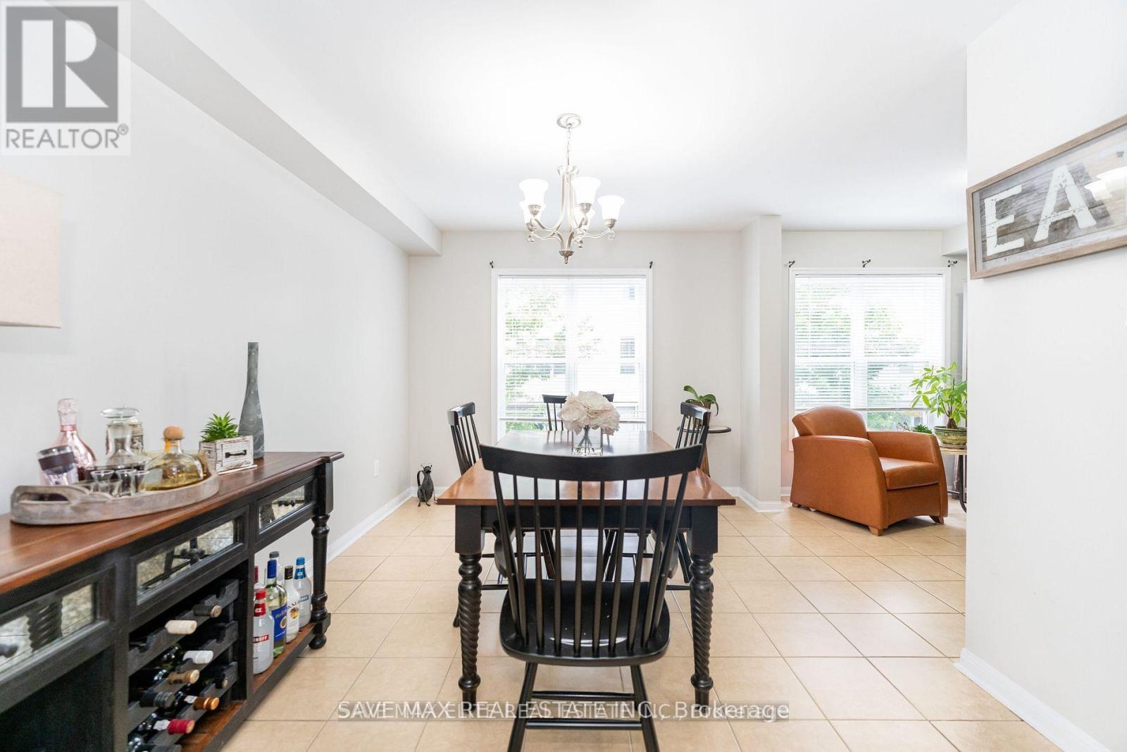 89 Seed House Lane, Halton Hills, ON - Indoor Photo Showing Dining Room