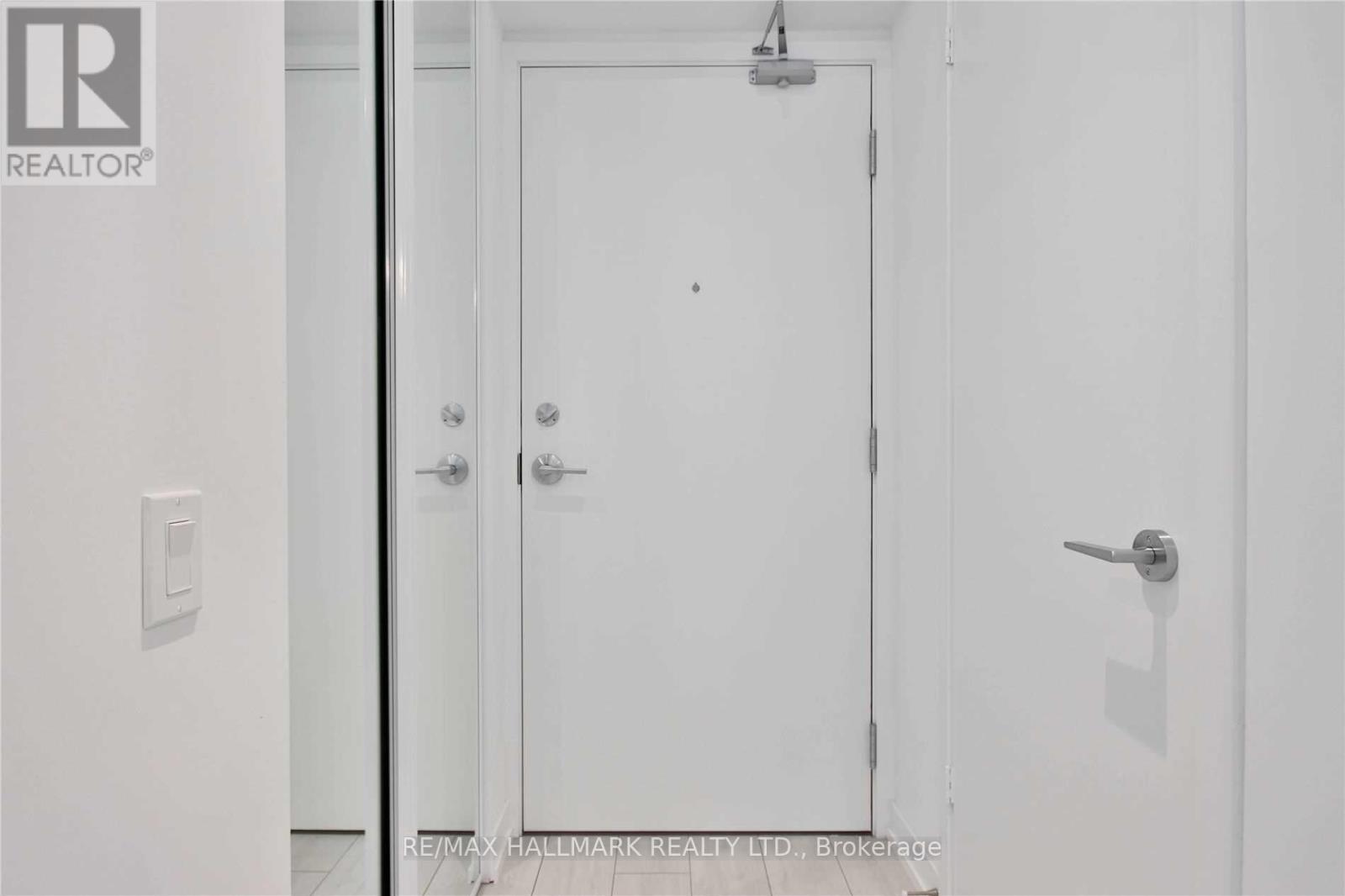 1206 - 5 Buttermill Avenue, Vaughan, ON -