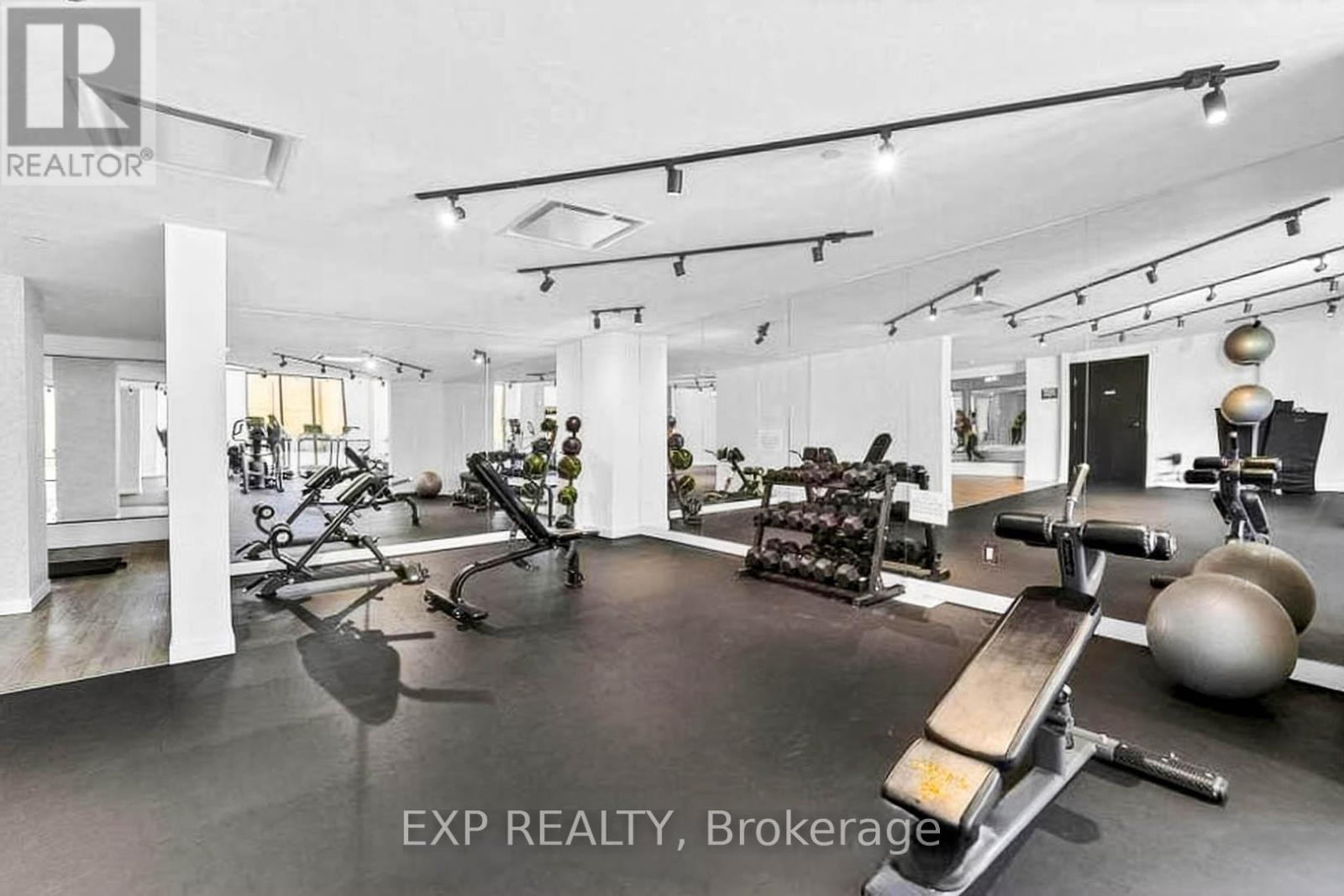 813 - 2300 St Clair Avenue W, Toronto, ON - Indoor Photo Showing Gym Room