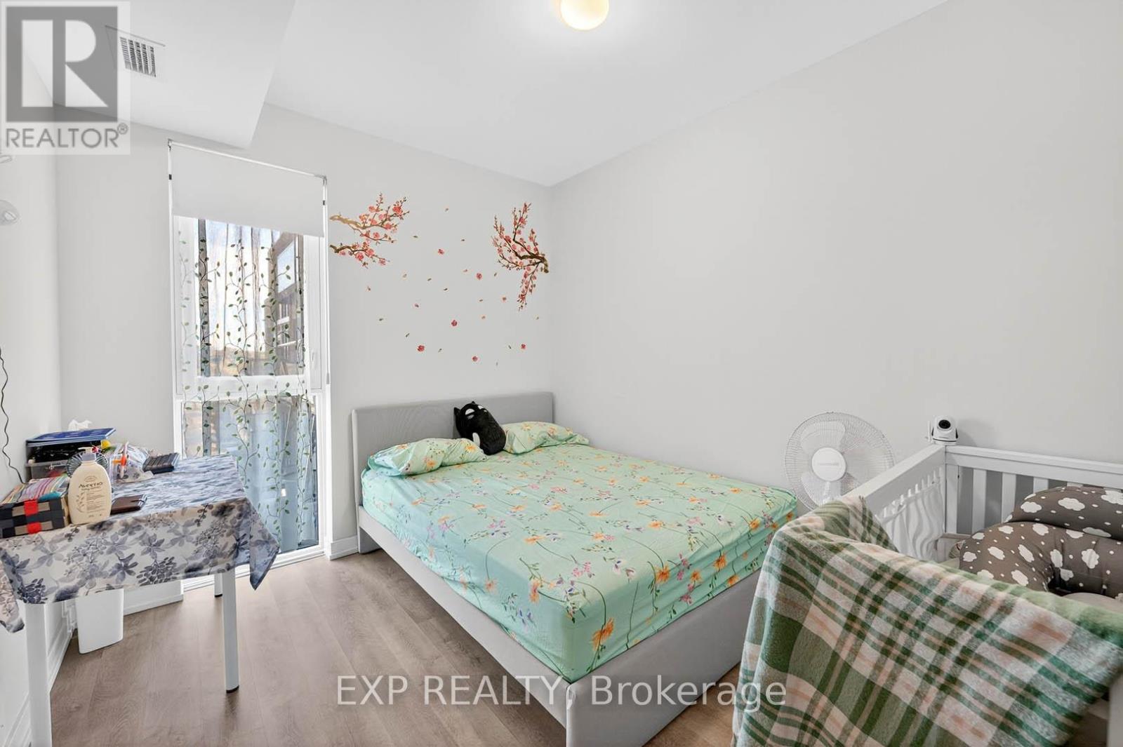 813 - 2300 St Clair Avenue W, Toronto, ON - Indoor Photo Showing Bedroom