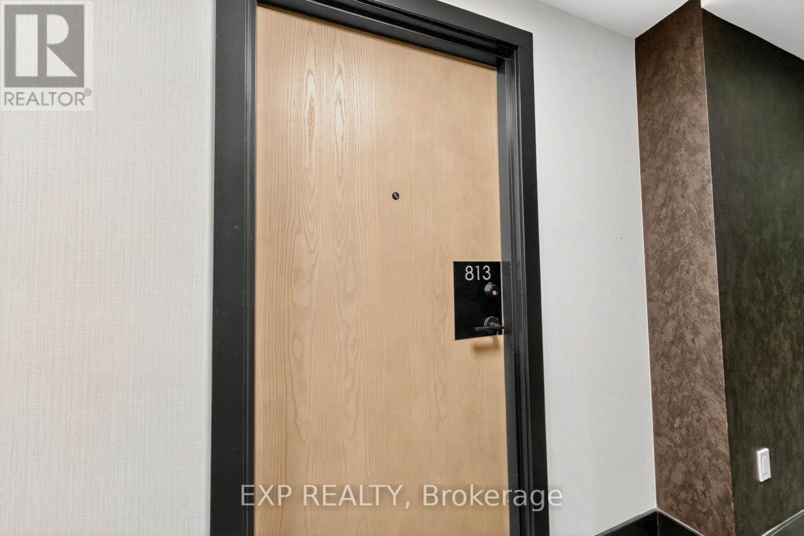 813 - 2300 St Clair Avenue W, Toronto, ON - Photo Showing Other Room