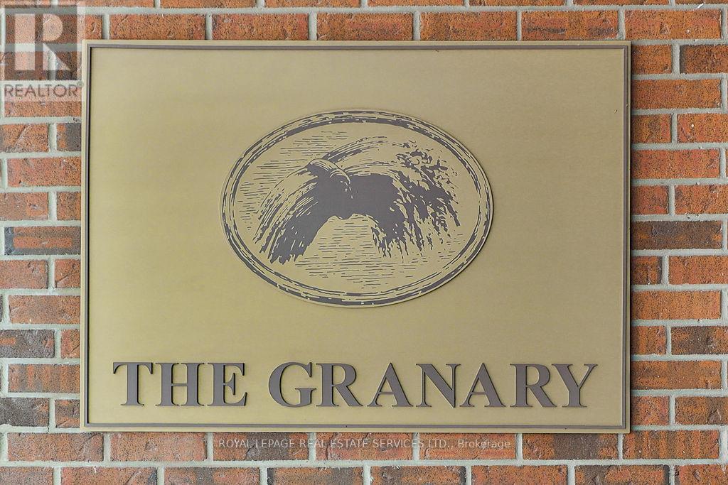 708 - 100 Lakeshore Road E, Oakville, ON - Photo Showing Other Room