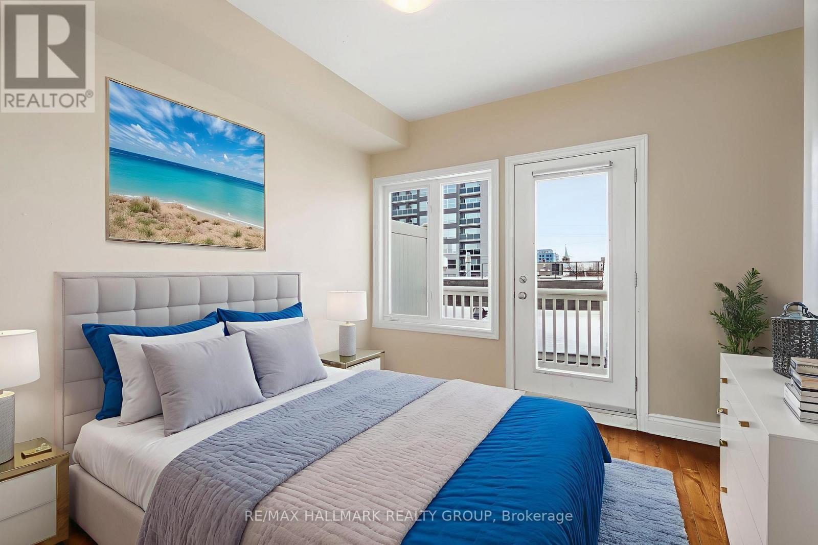 290 Cambridge Street N, Ottawa, ON - Indoor Photo Showing Bedroom