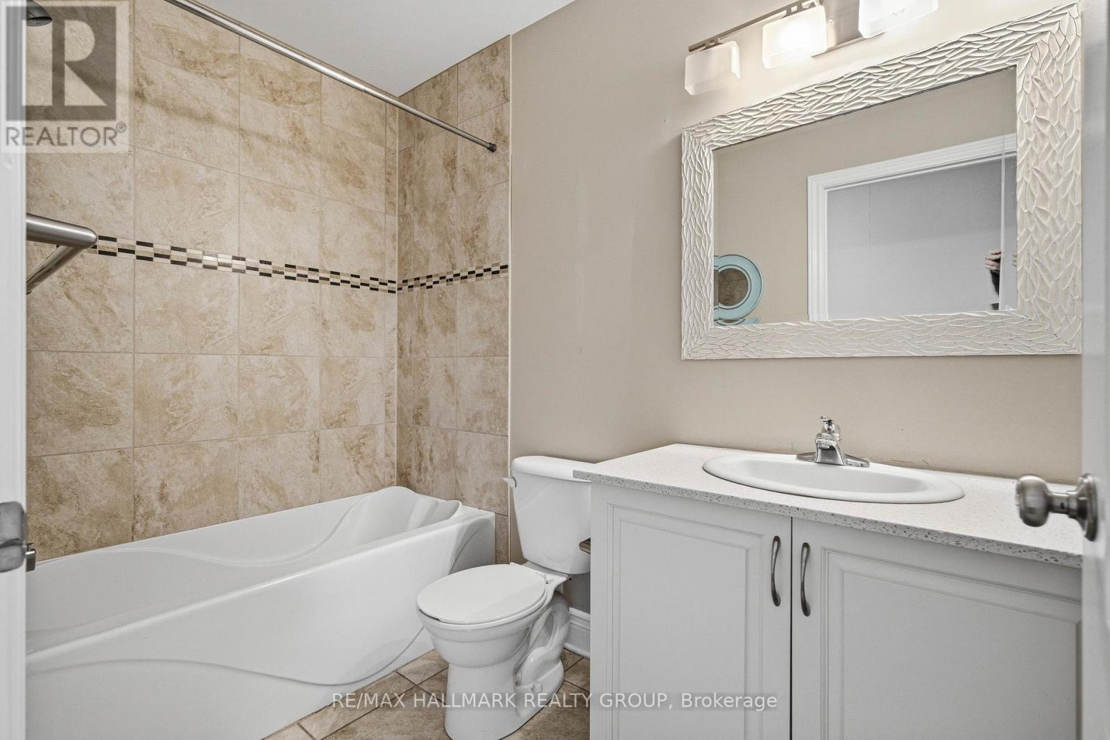 290 Cambridge Street N, Ottawa, ON - Indoor Photo Showing Bathroom