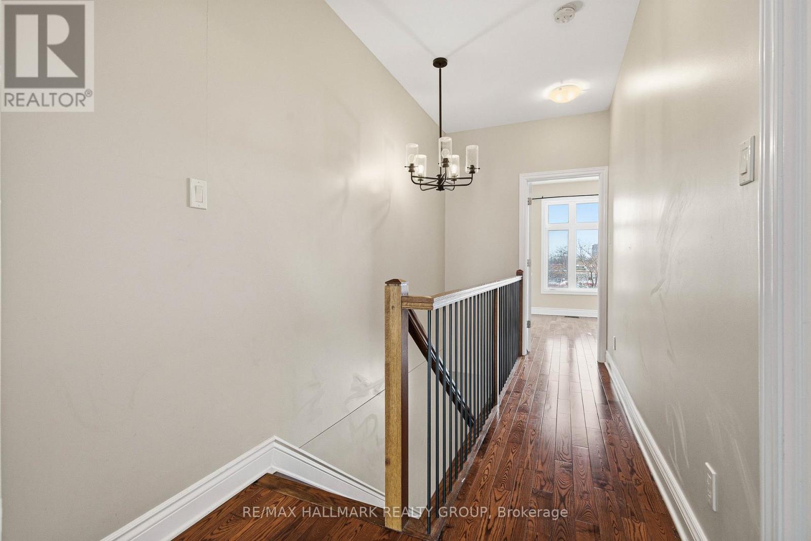 290 Cambridge Street N, Ottawa, ON - Indoor Photo Showing Other Room