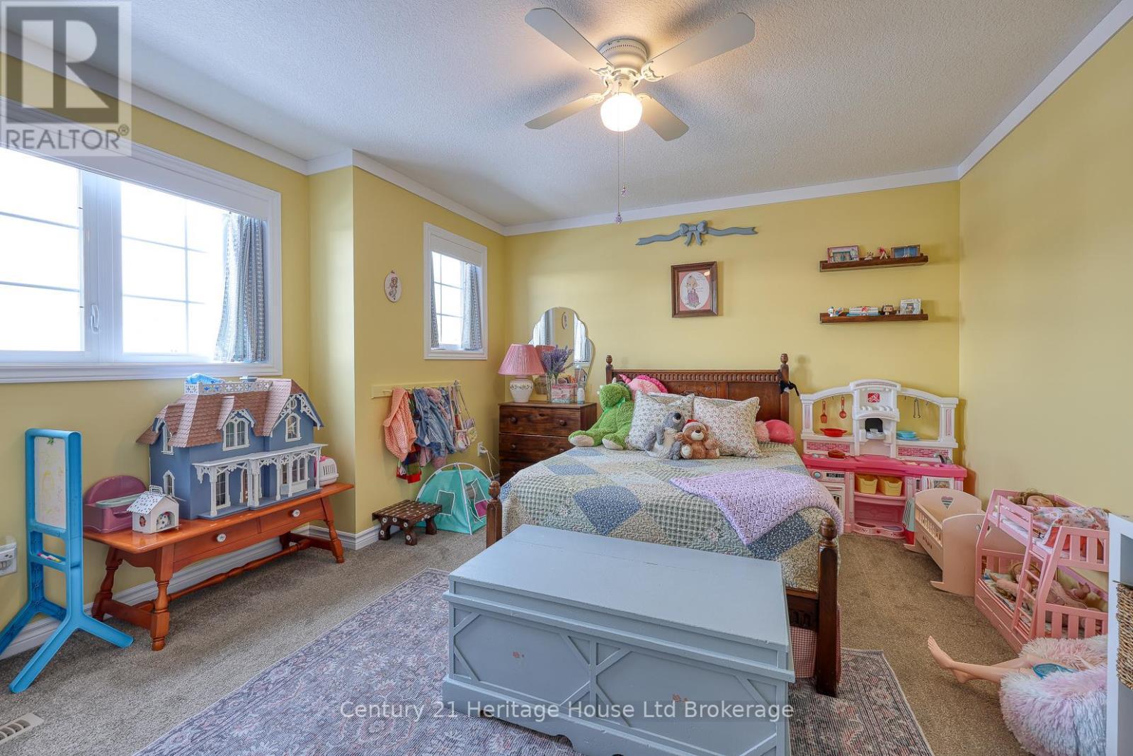72 Pearl Street, Tillsonburg, ON - Indoor Photo Showing Bedroom