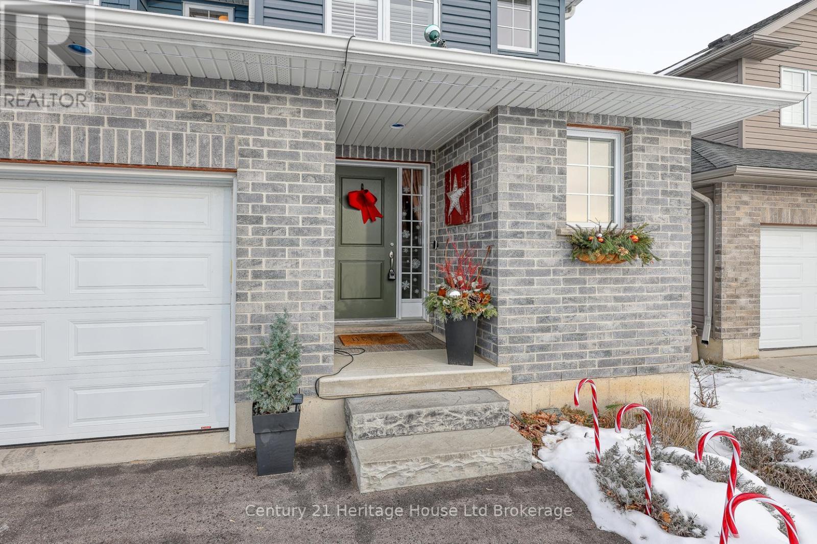 72 Pearl Street, Tillsonburg, ON - Outdoor