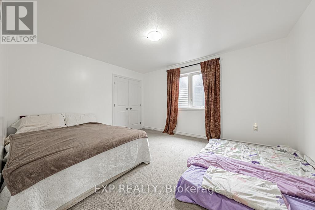 462 Blackburn Drive, Brantford, ON - Indoor Photo Showing Bedroom