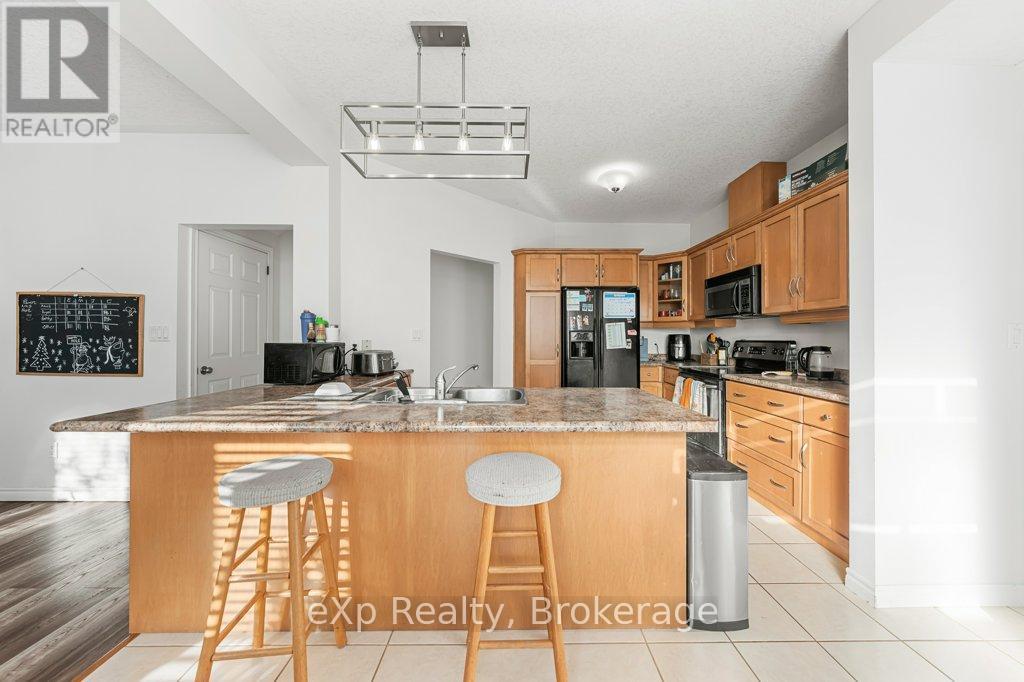 53 Truesdale Crescent, Guelph (Kortright West), ON - Indoor Photo Showing Kitchen