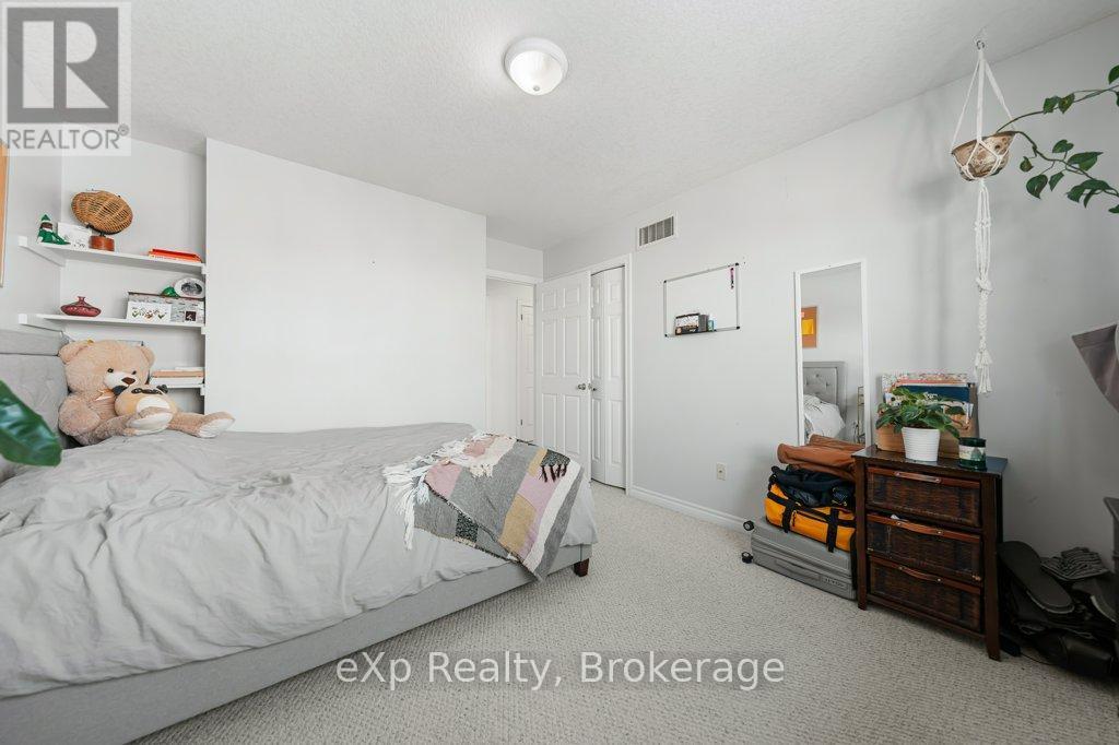 53 Truesdale Crescent, Guelph (Kortright West), ON - Indoor Photo Showing Bedroom