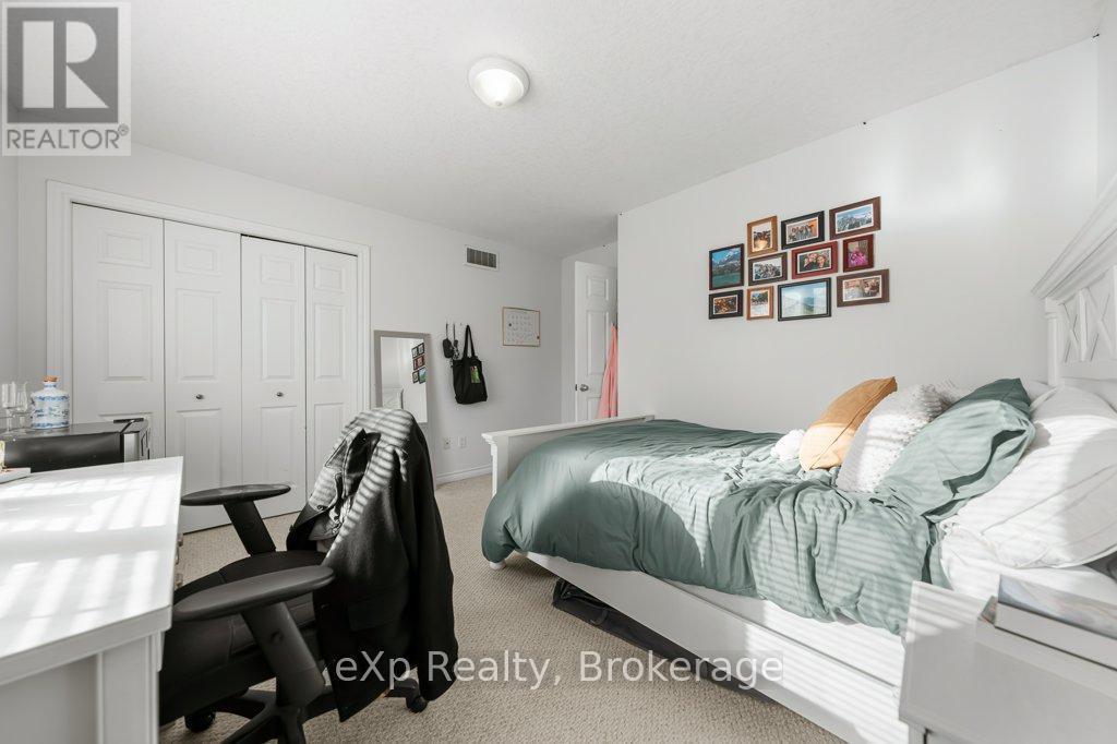 53 Truesdale Crescent, Guelph (Kortright West), ON - Indoor Photo Showing Bedroom
