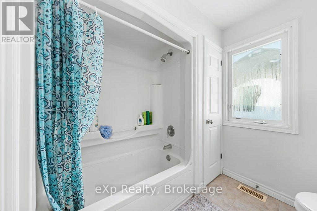 53 Truesdale Crescent, Guelph (Kortright West), ON - Indoor Photo Showing Bathroom