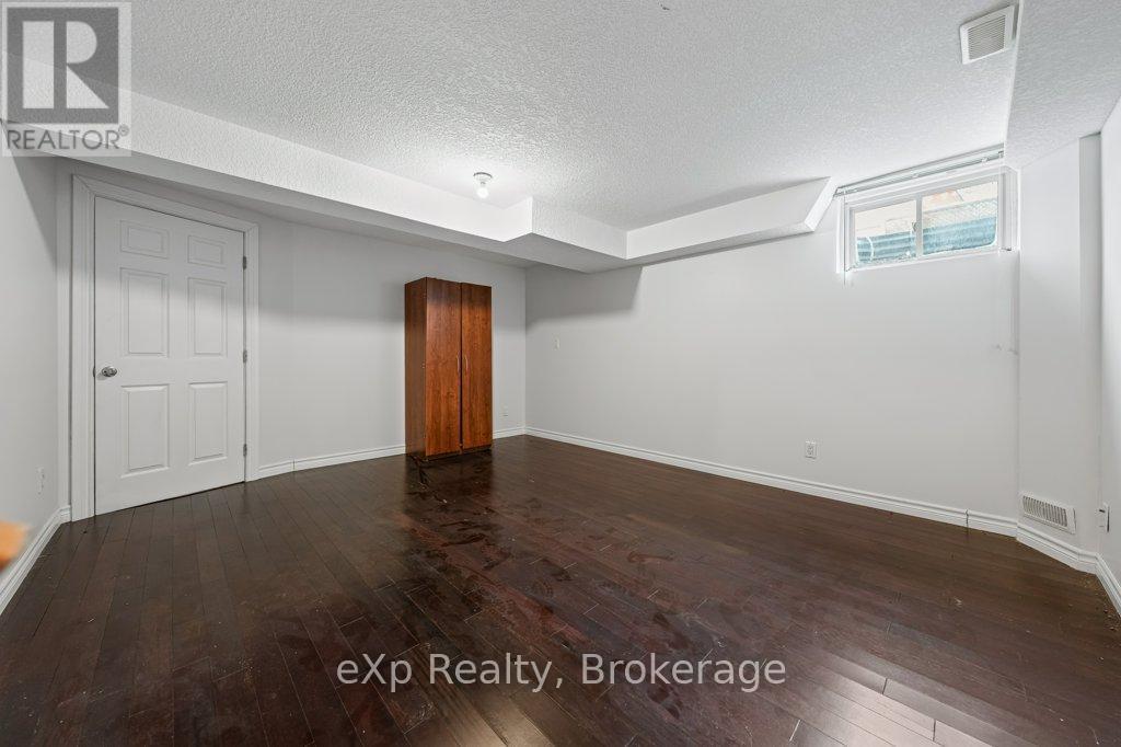 53 Truesdale Crescent, Guelph (Kortright West), ON - Indoor