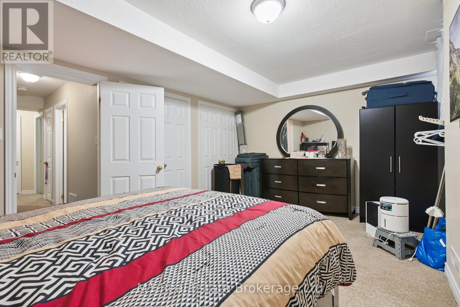 626A - 626 Woodlawn Road E, Guelph (Victoria North), ON - Indoor Photo Showing Bedroom