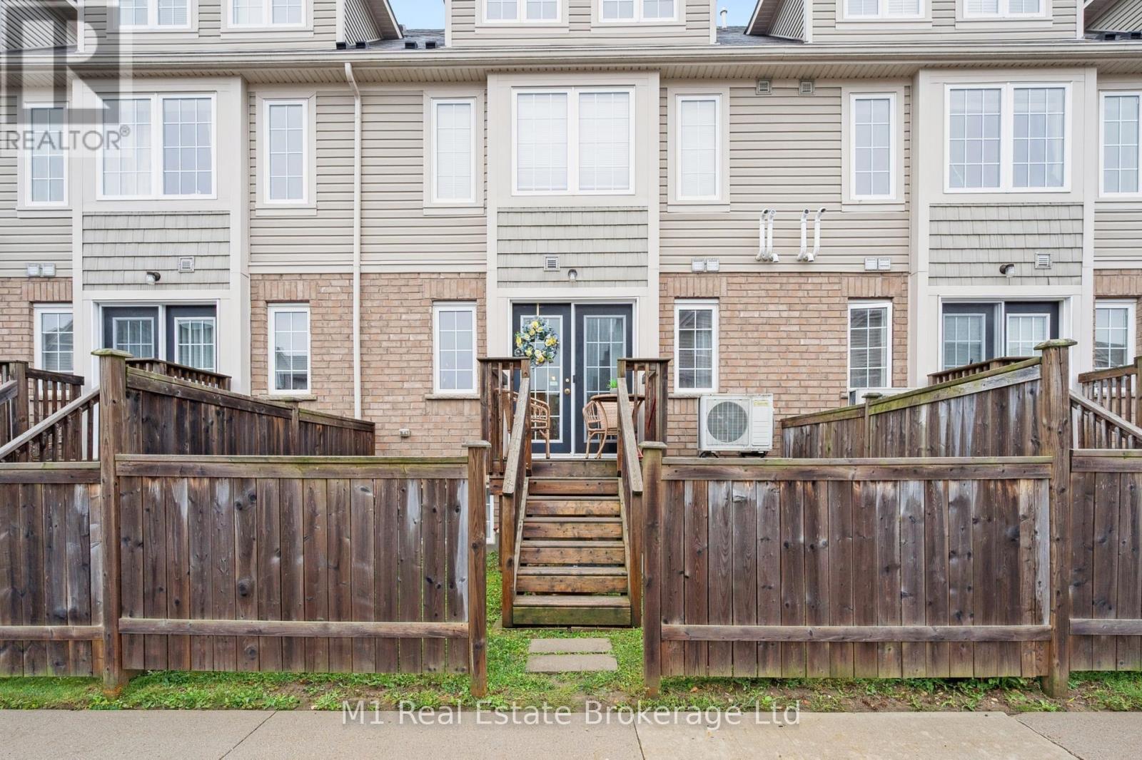 626A - 626 Woodlawn Road E, Guelph (Victoria North), ON - Outdoor With Exterior