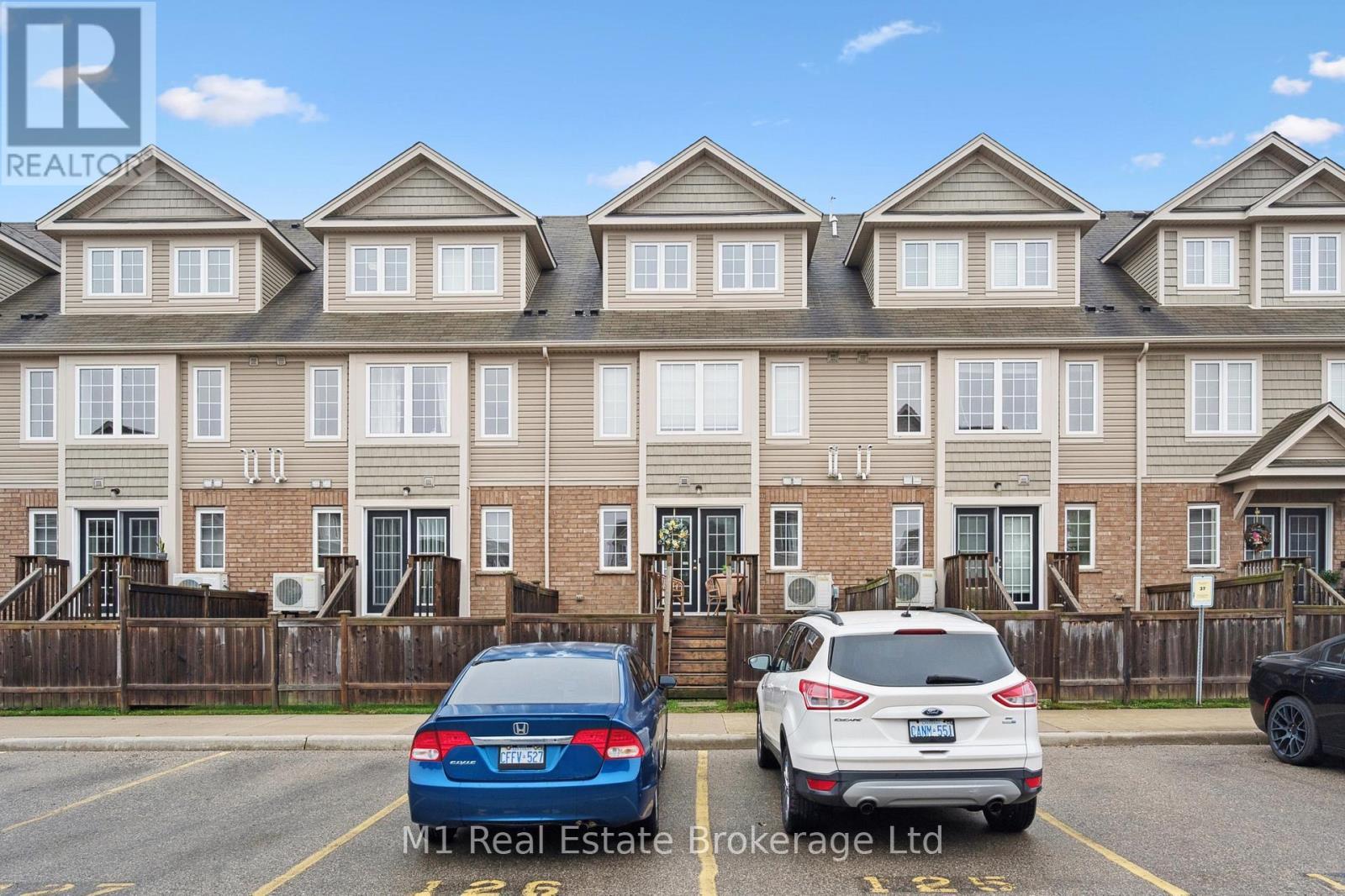 626A - 626 Woodlawn Road E, Guelph (Victoria North), ON - Outdoor With Facade