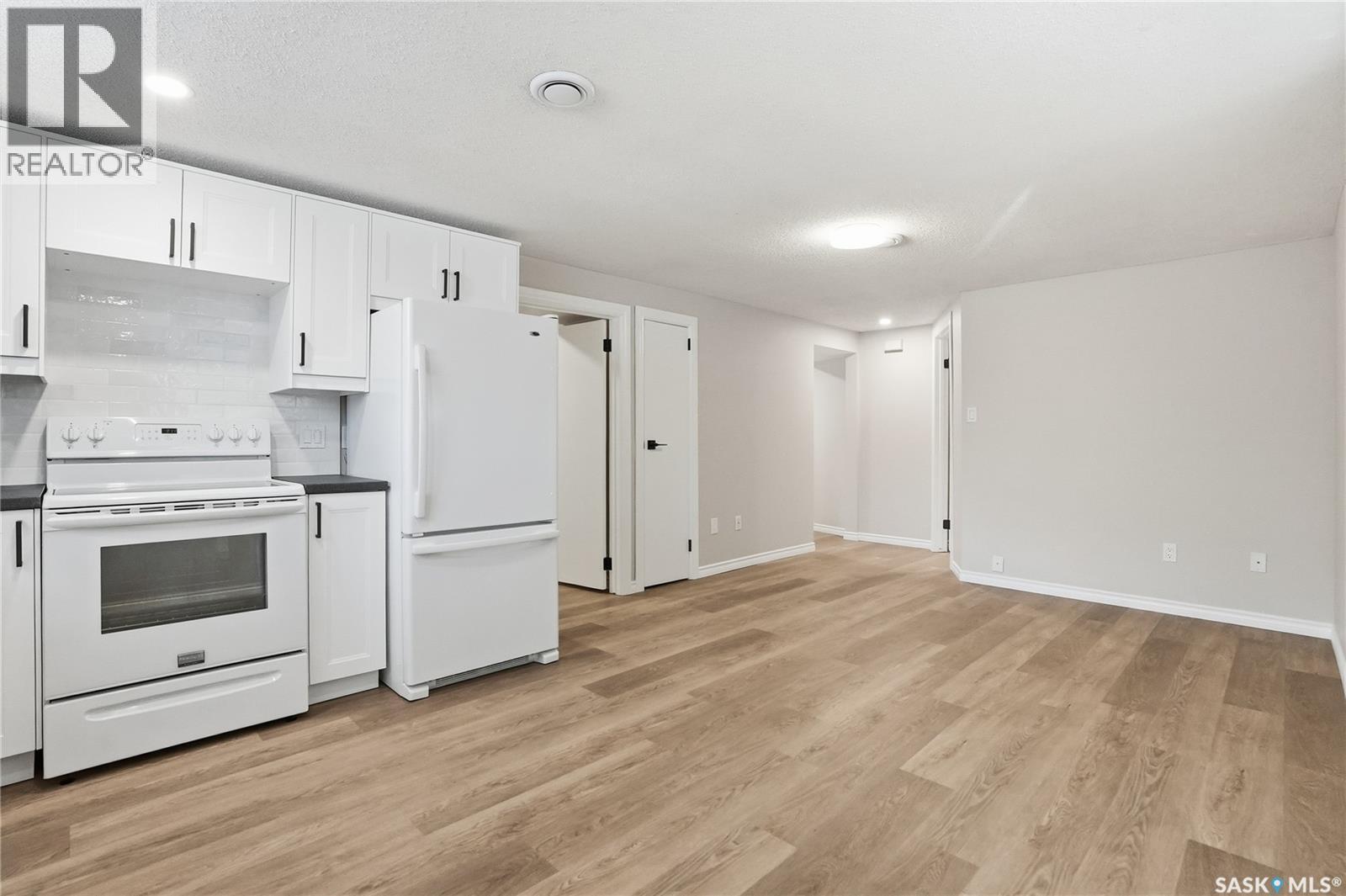 421 9Th Street, Saskatoon, SK - Indoor Photo Showing Kitchen