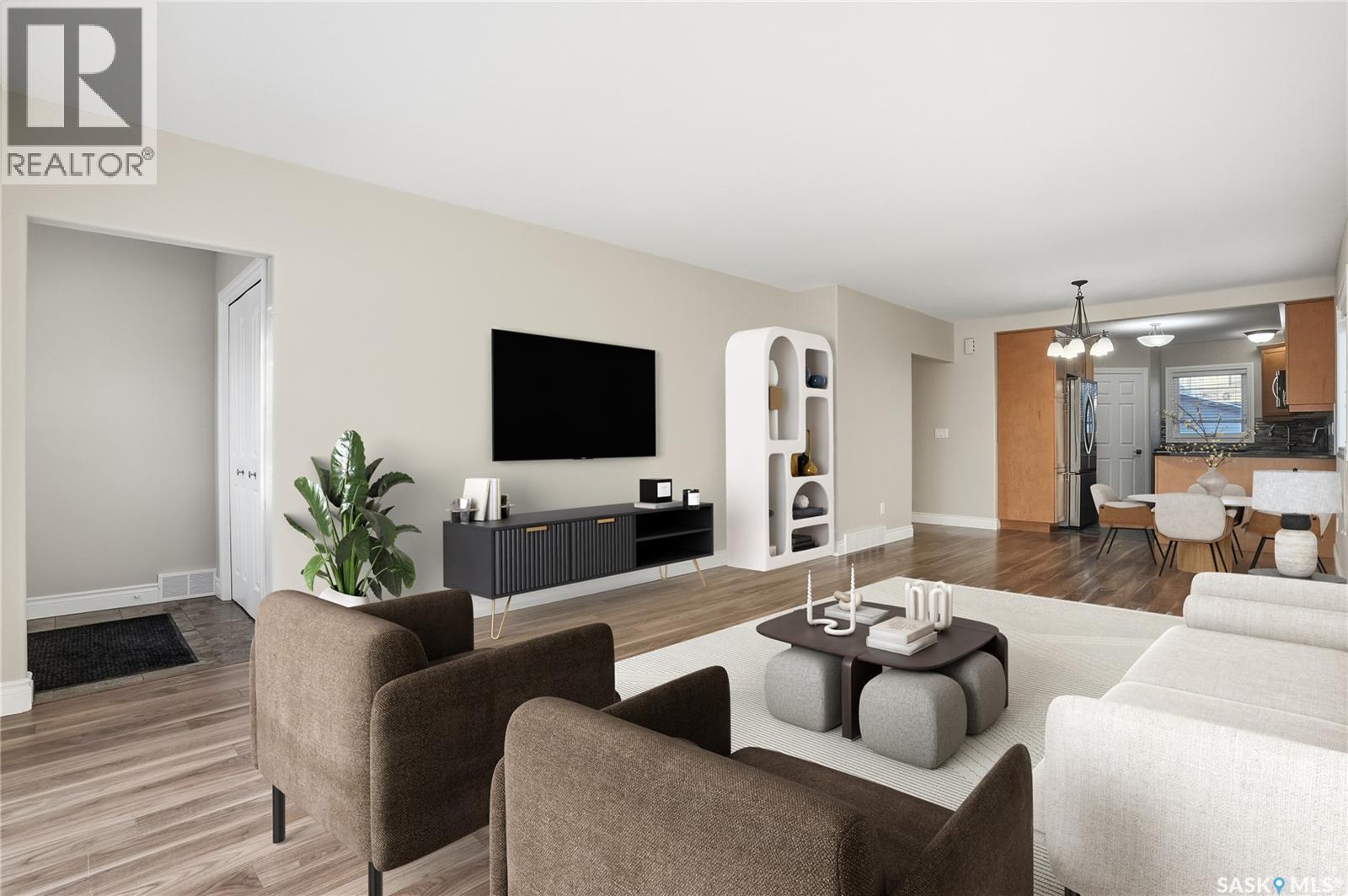 421 9Th Street, Saskatoon, SK - Indoor Photo Showing Living Room