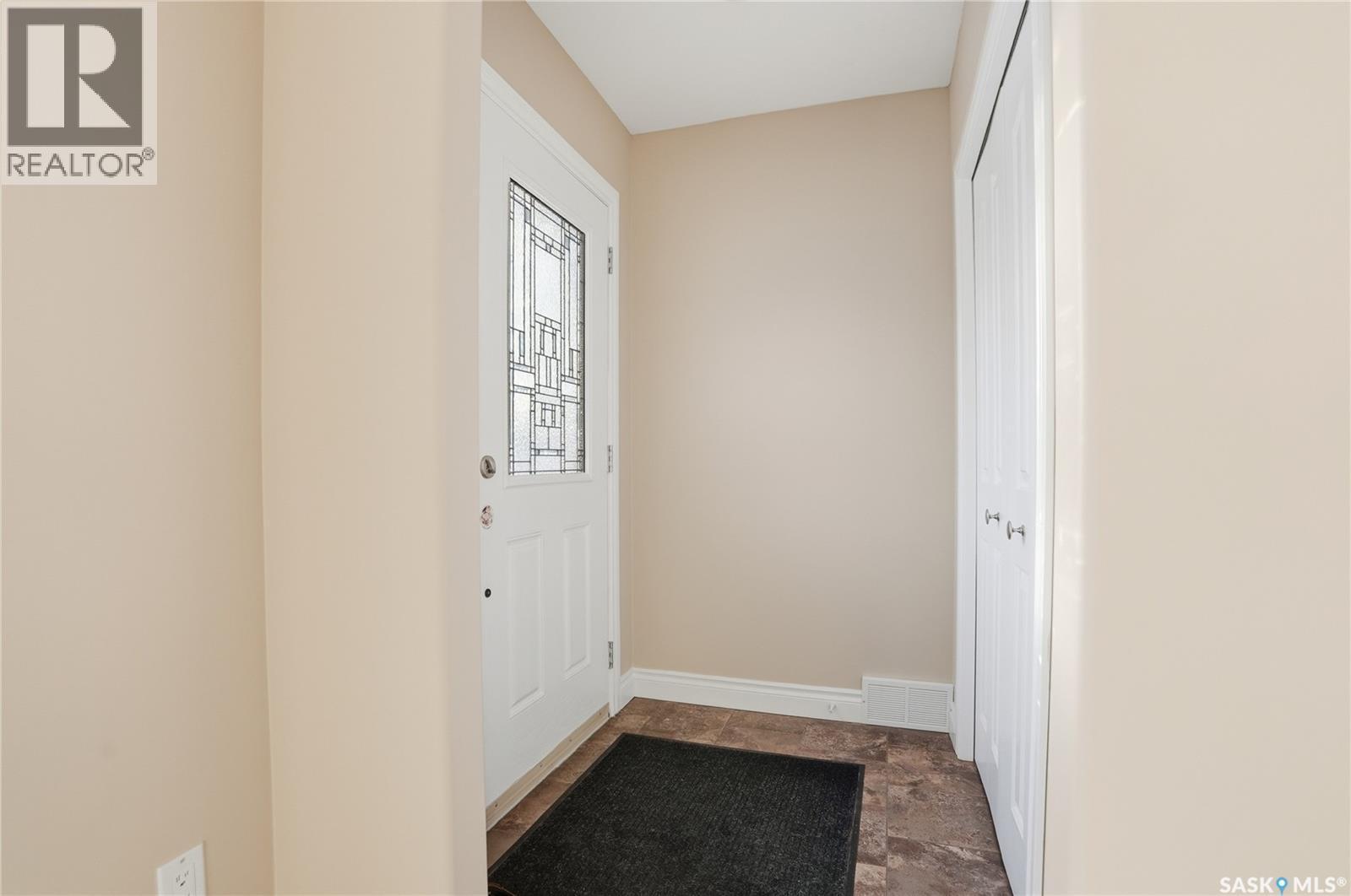 421 9Th Street, Saskatoon, SK - Indoor