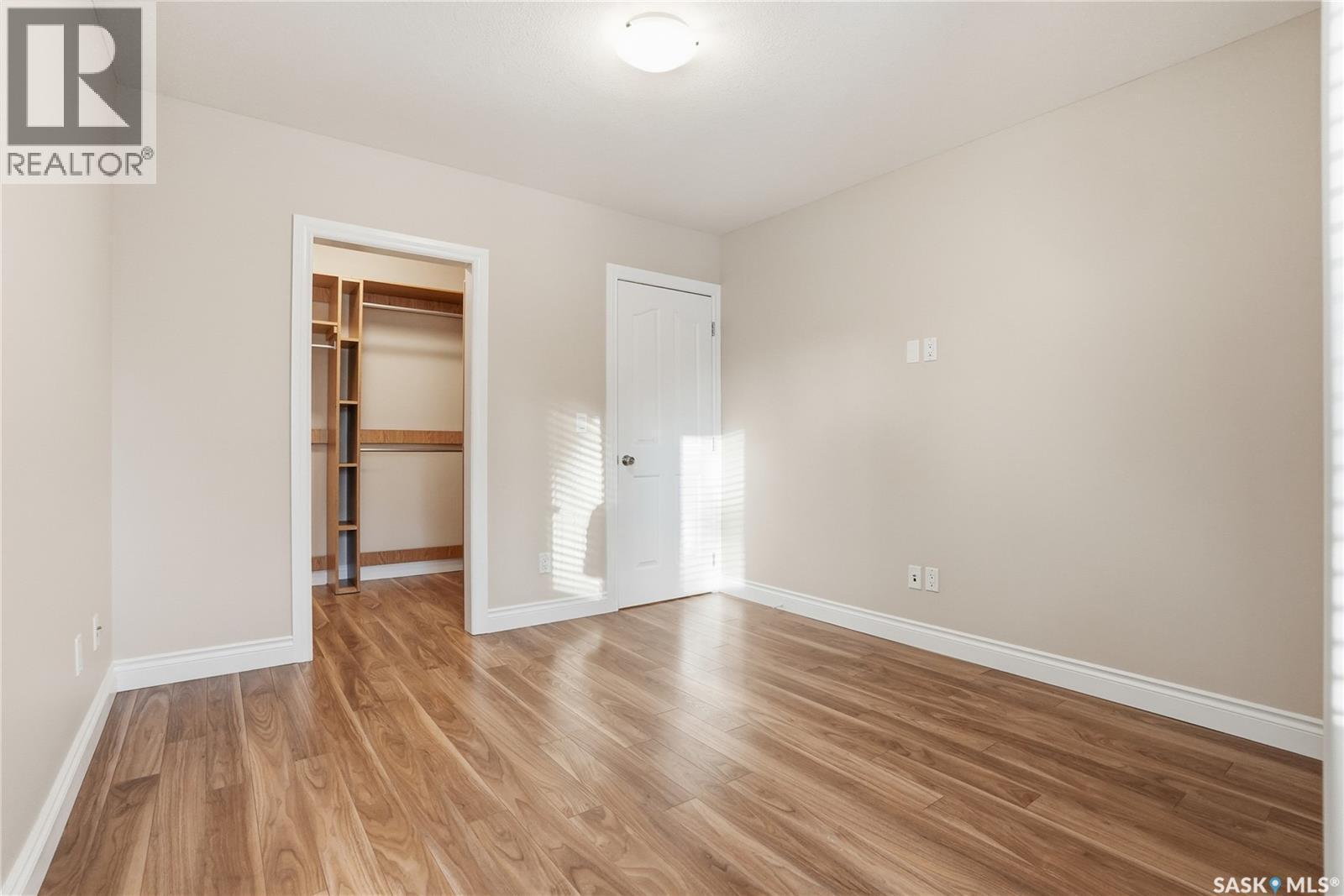 421 9Th Street, Saskatoon, SK - Indoor With Storage