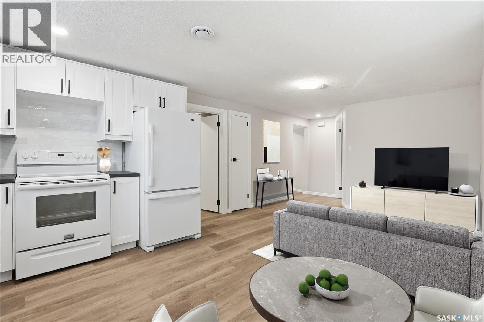 421 9Th Street, Saskatoon, SK - Indoor Photo Showing Kitchen