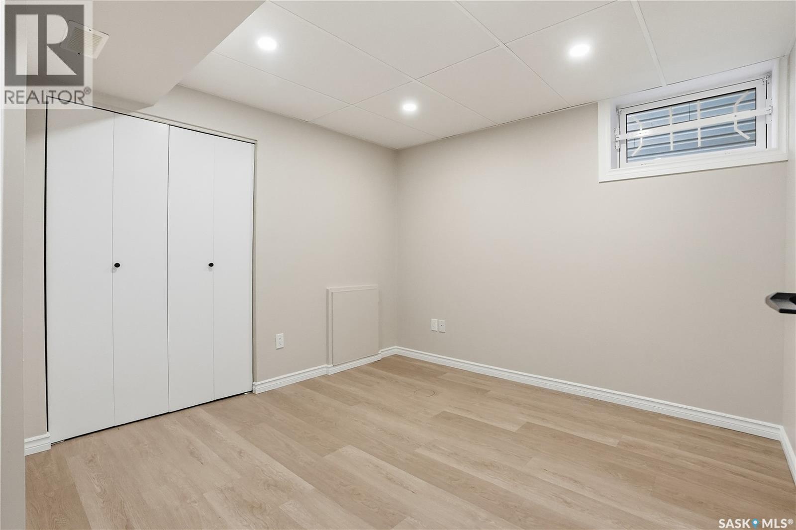 421 9Th Street, Saskatoon, SK - Indoor