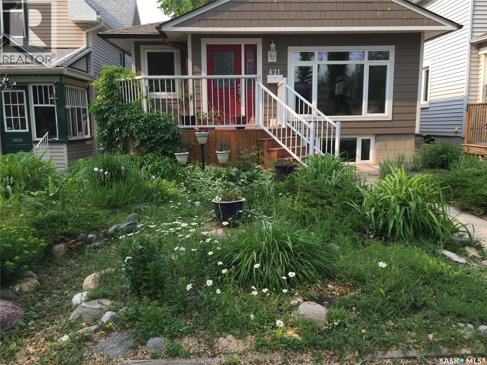 421 9Th Street, Saskatoon, SK - Outdoor With Deck Patio Veranda