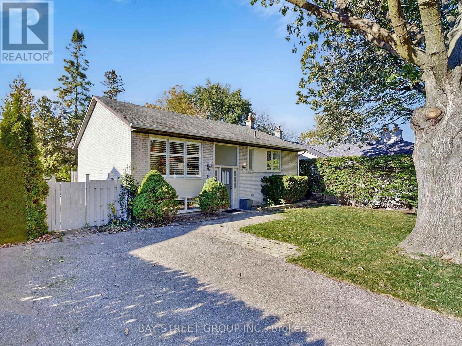 8 Overton Crescent, Toronto, ON - Outdoor