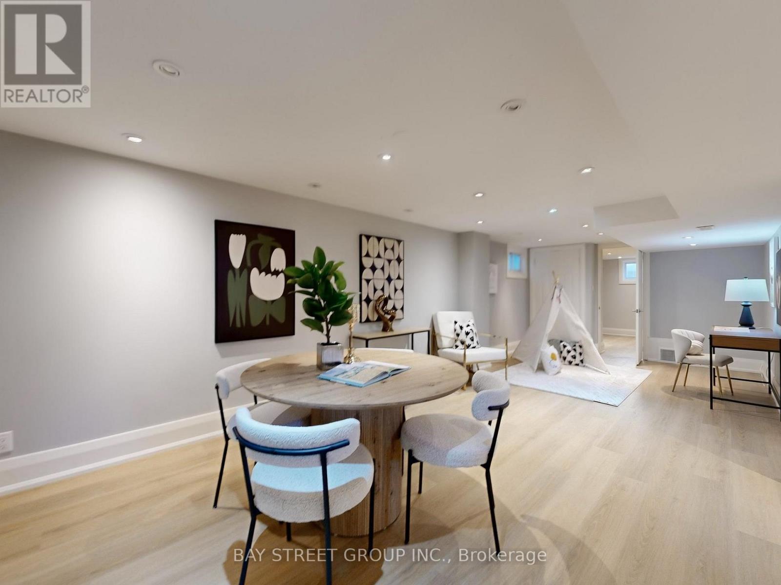 8 Overton Crescent, Toronto, ON - Indoor Photo Showing Dining Room