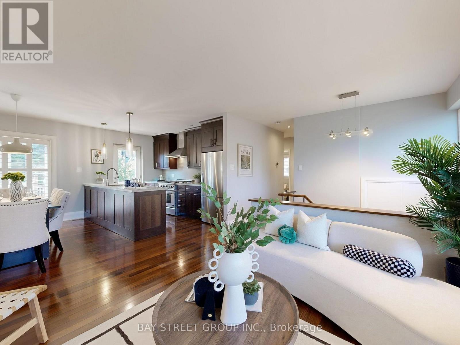 8 Overton Crescent, Toronto, ON - Indoor Photo Showing Living Room