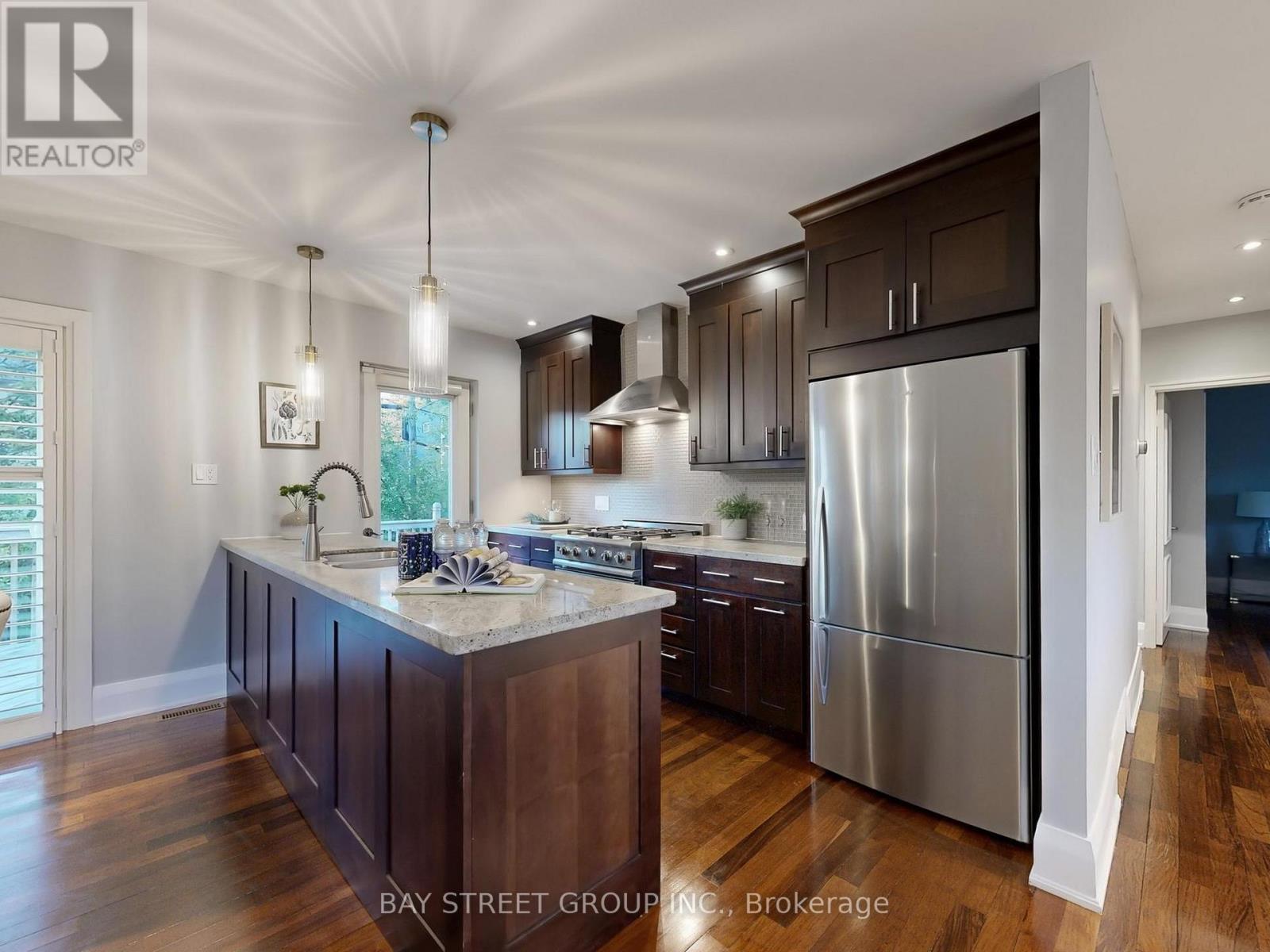 8 Overton Crescent, Toronto, ON - Indoor Photo Showing Kitchen With Upgraded Kitchen