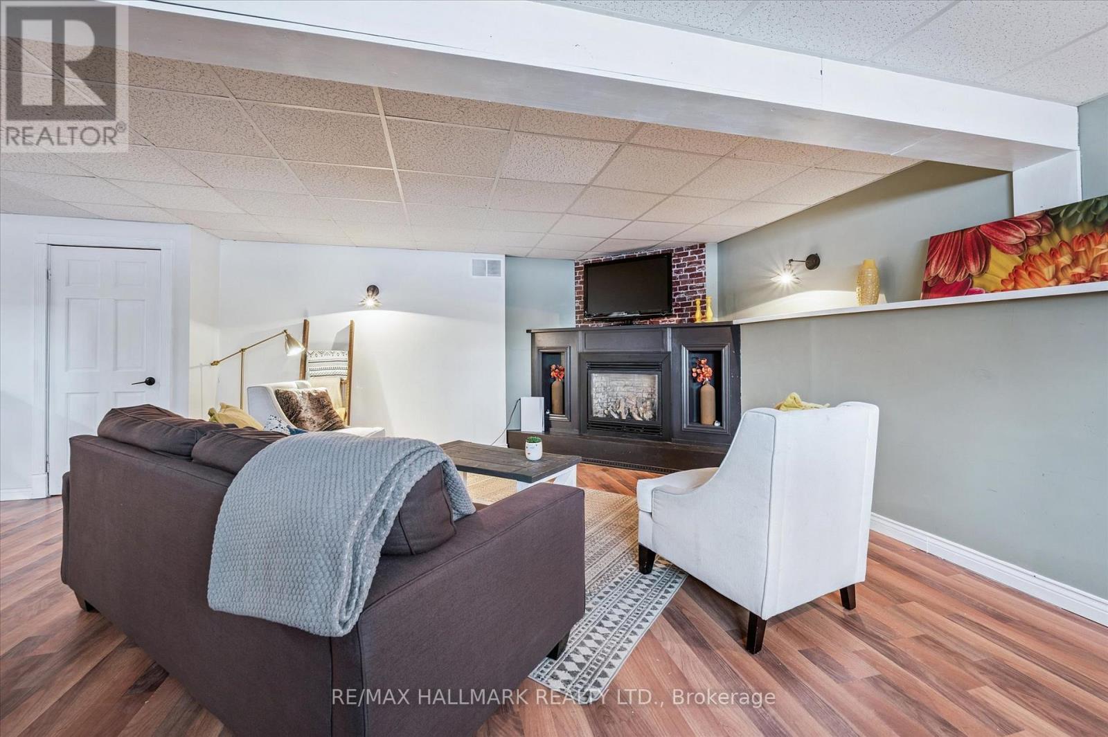 139 Bradley Street, Southgate, ON - Indoor With Fireplace