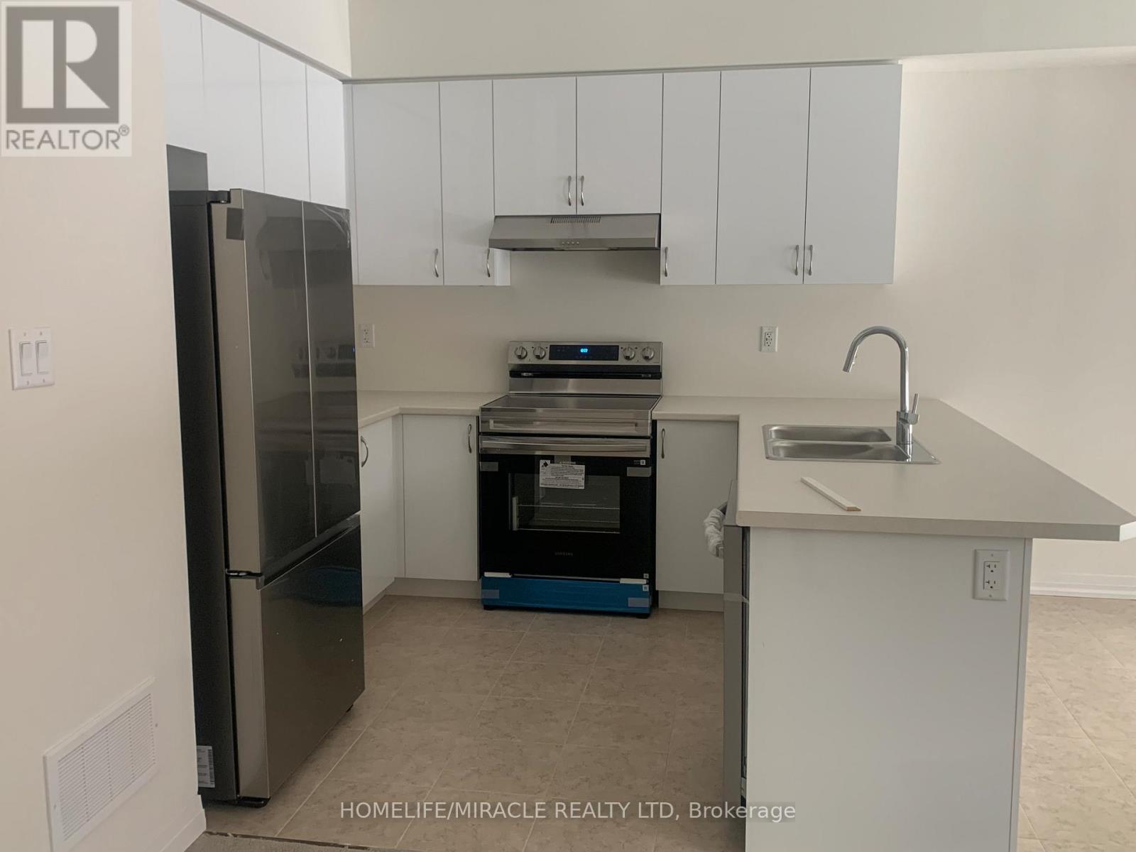 60 Mckernan Avenue, Brantford, ON - Indoor Photo Showing Kitchen With Double Sink