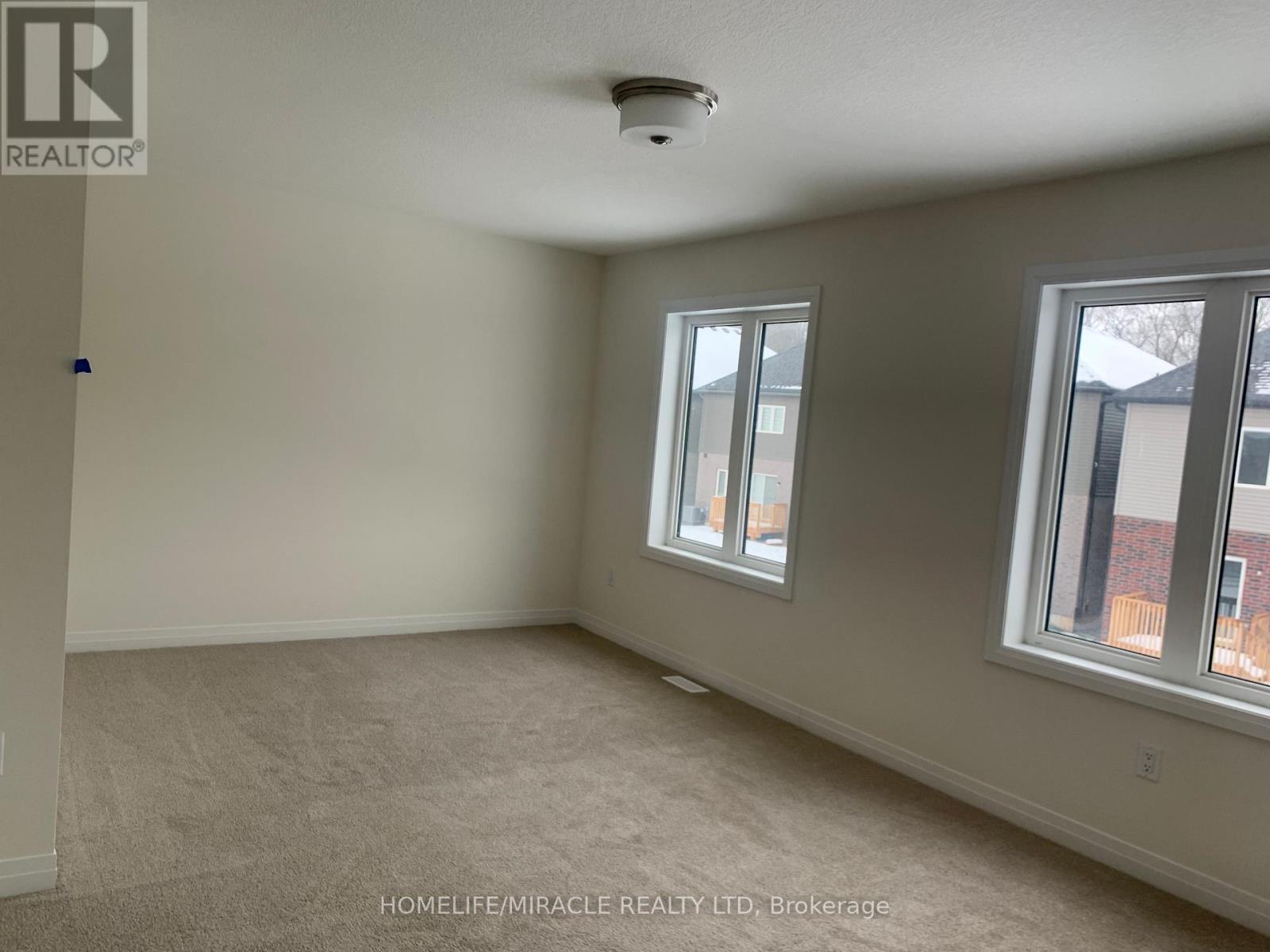 60 Mckernan Avenue, Brantford, ON - Indoor Photo Showing Other Room