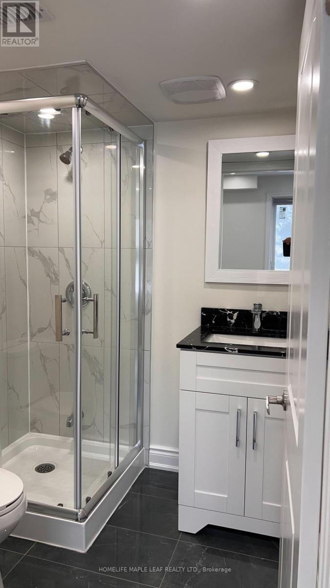 114 Rea Drive, Centre Wellington, ON - Indoor Photo Showing Bathroom