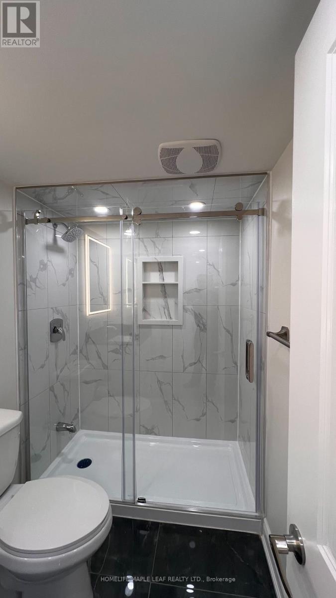 114 Rea Drive, Centre Wellington, ON - Indoor Photo Showing Bathroom