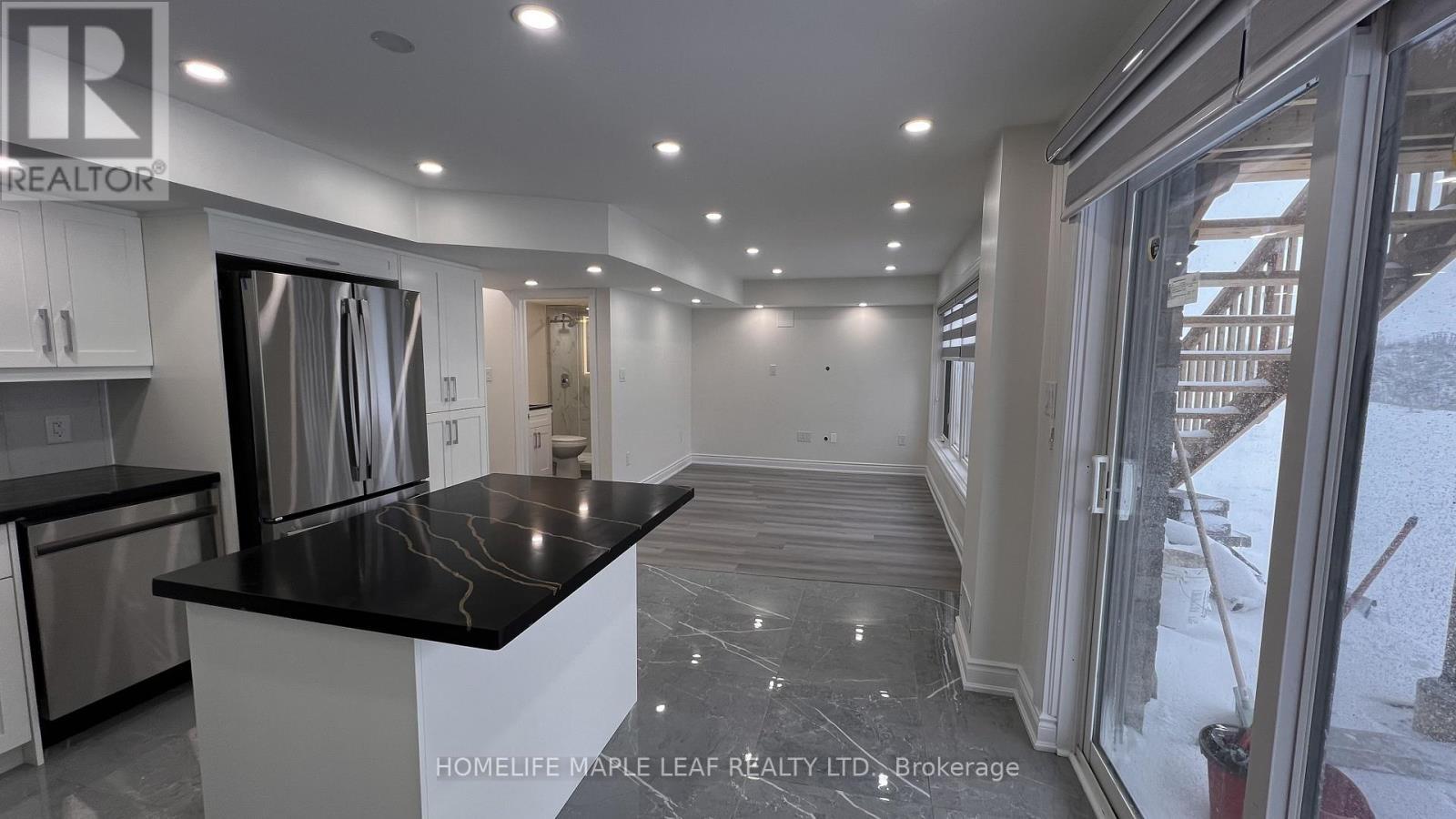 114 Rea Drive, Centre Wellington, ON - Indoor Photo Showing Kitchen With Upgraded Kitchen