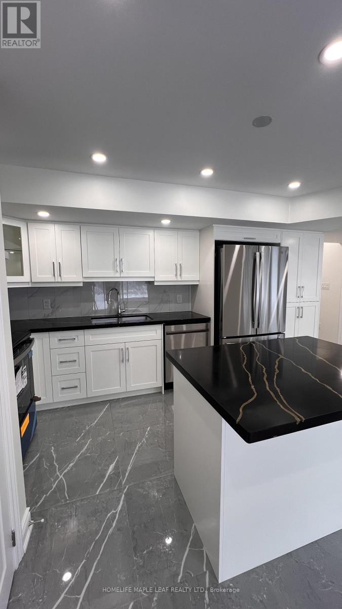114 Rea Drive, Centre Wellington, ON - Indoor Photo Showing Kitchen