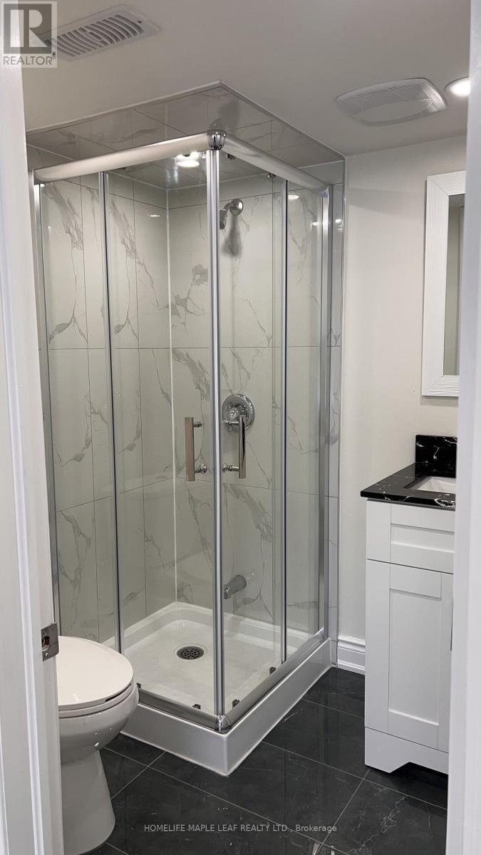 114 Rea Drive, Centre Wellington, ON - Indoor Photo Showing Bathroom