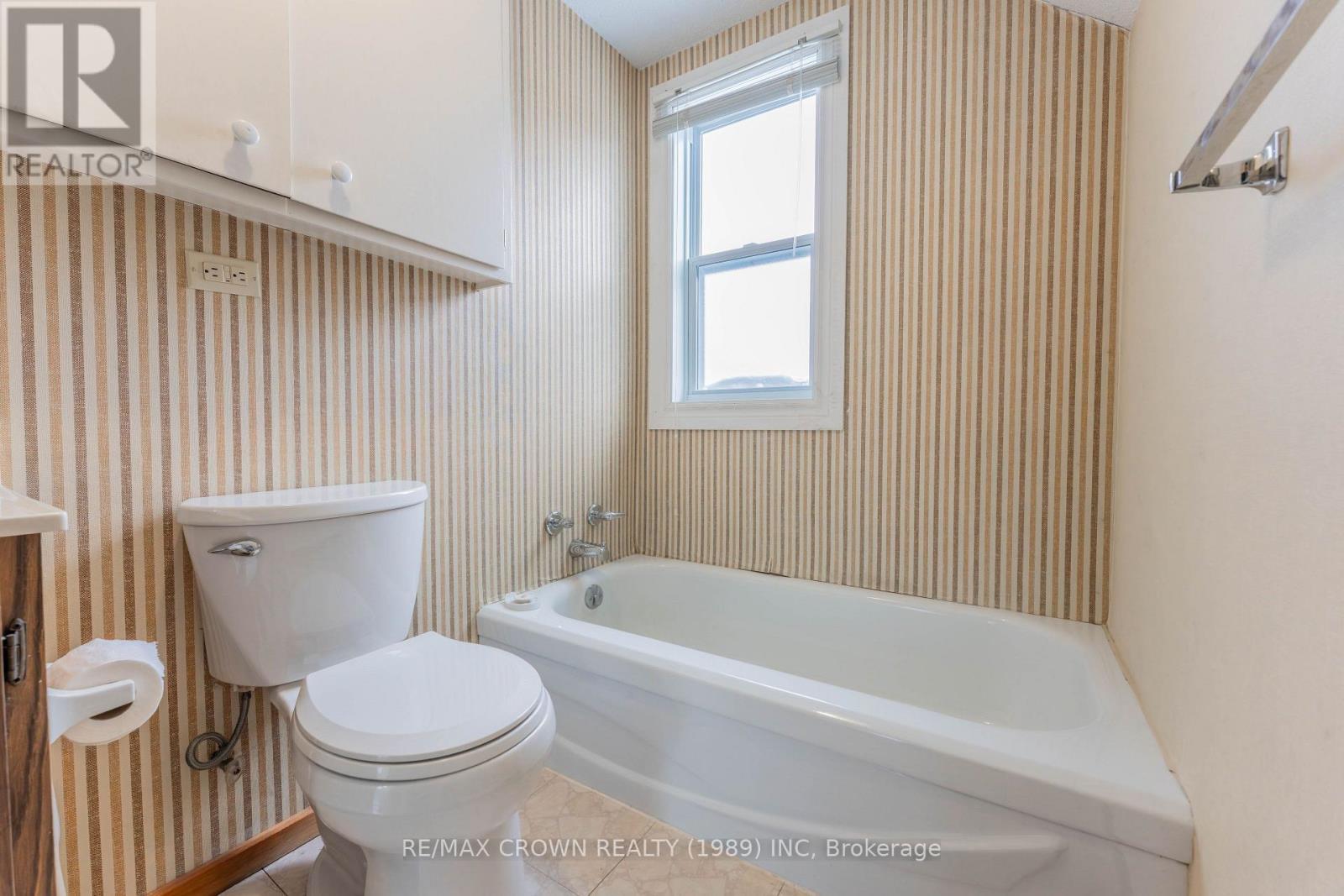 102 First Street, Smooth Rock Falls (Srf), ON - Indoor Photo Showing Bathroom